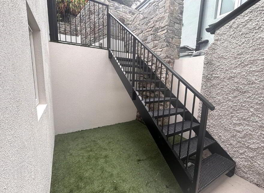 Lower Quay, Westport, F28ET93
