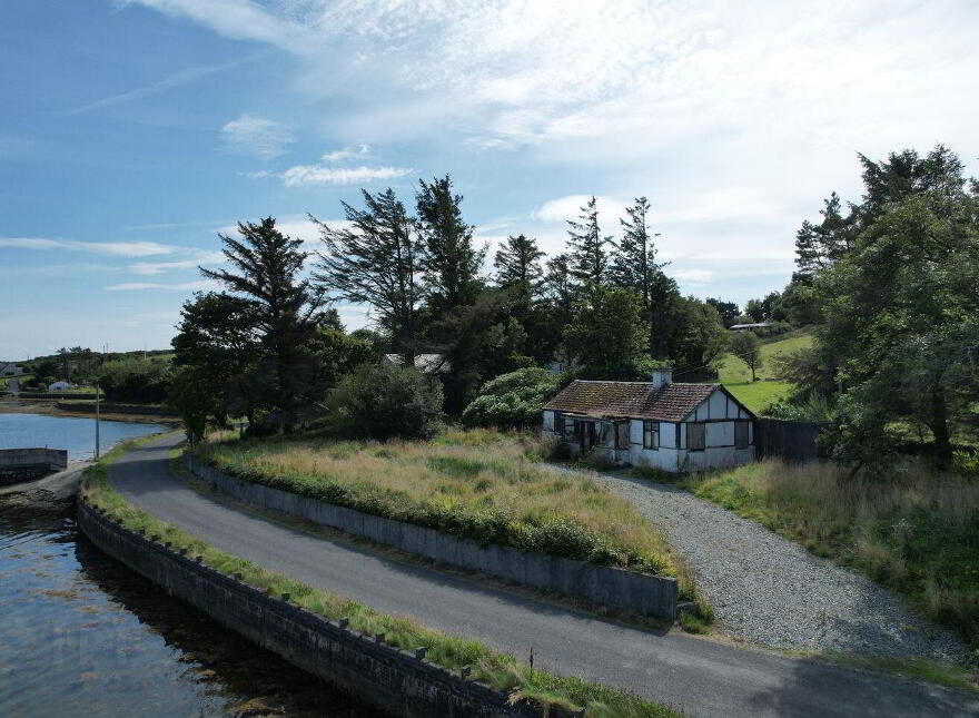 Rosmoney, Carraholly