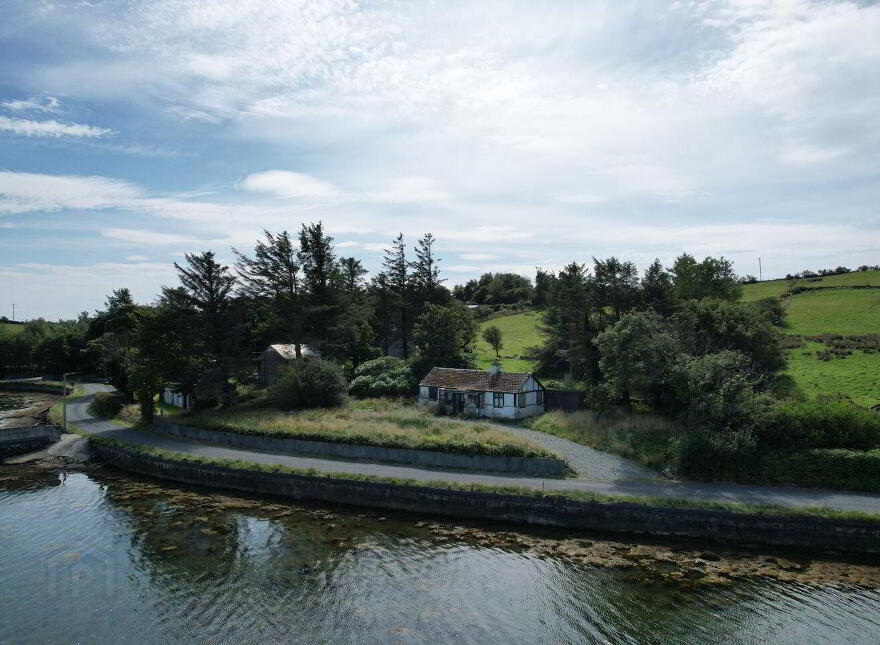 Rosmoney, Carraholly