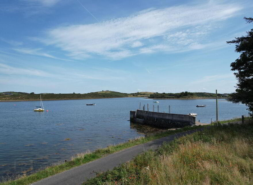 Rosmoney, Carraholly
