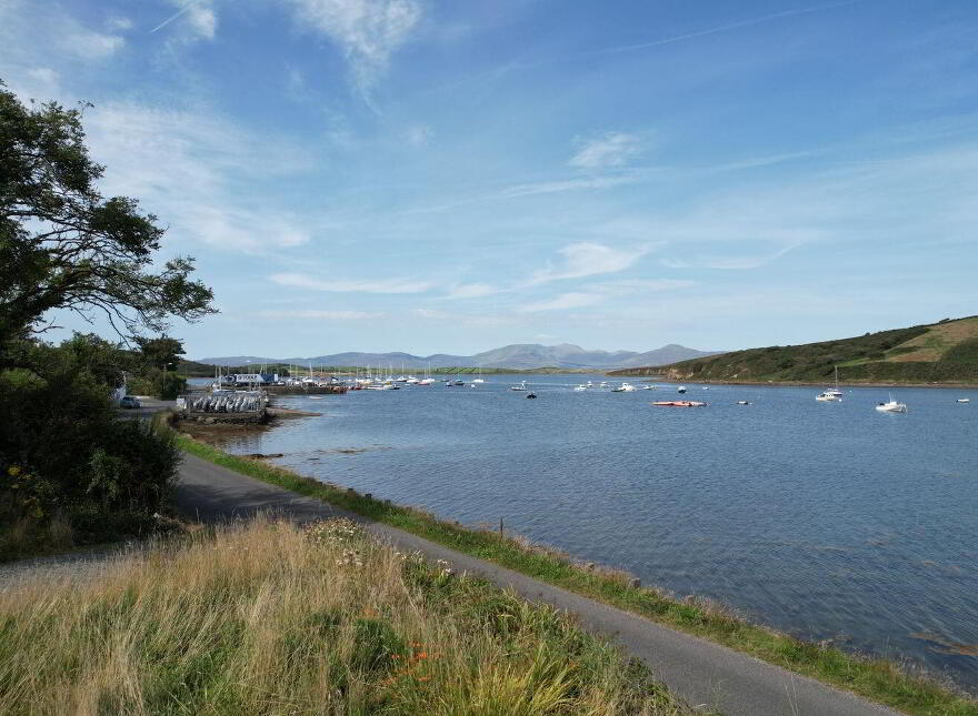 Rosmoney, Carraholly