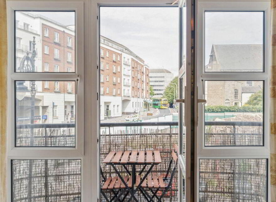 25 The Olde Dock, Ship Street, Dublin 8, D08W665
