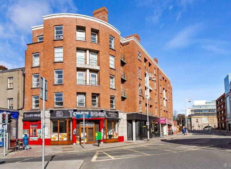31 Harcourt Hall, Charlotte Way, Dublin 2, D02HD93 photo