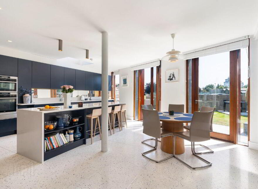 13 Oaklands Drive, Ballsbridge, Ballsbridge, D04E6V3