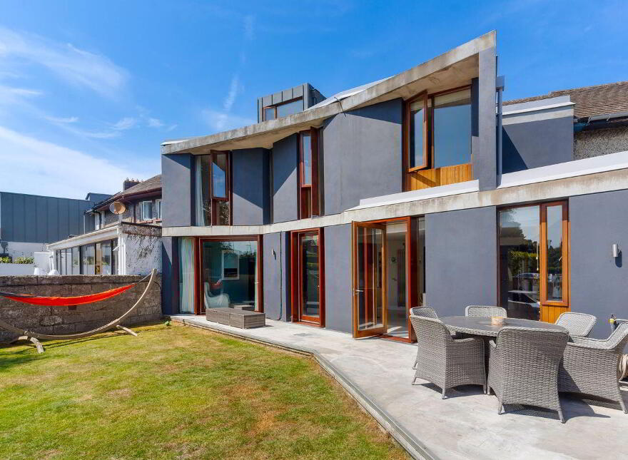 13 Oaklands Drive, Ballsbridge, Ballsbridge, D04E6V3