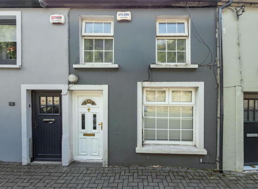 4 Barry's Terrace, Glanmire, T45TY72 photo