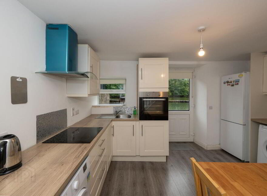 4 Barry's Terrace, Glanmire, T45TY72