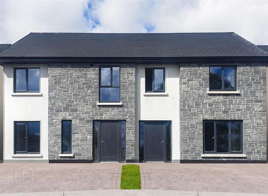 38 Lus Na Greine, Monksland, Athlone, N37E3C7 photo