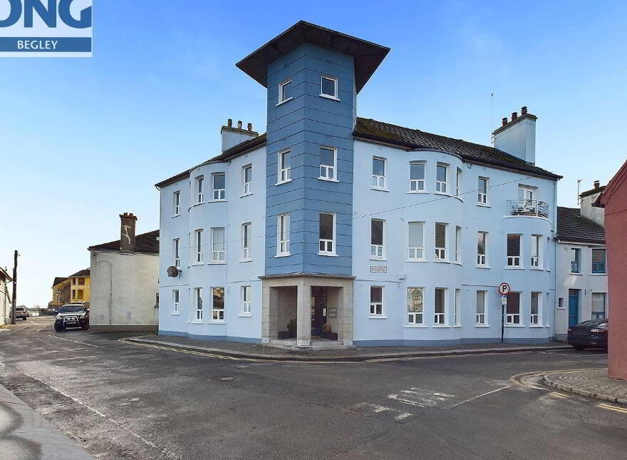 Apt, A St. Peters Port, Athlone, N37RT22 photo