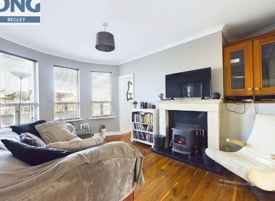 Apt, A St. Peters Port, Athlone, N37RT22