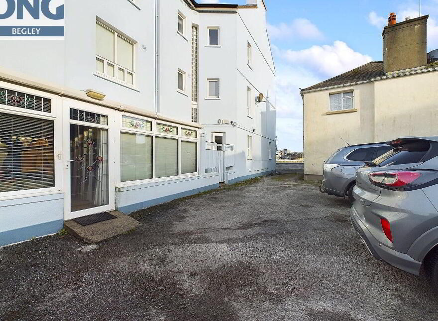 Apt, A St. Peters Port, Athlone, N37RT22