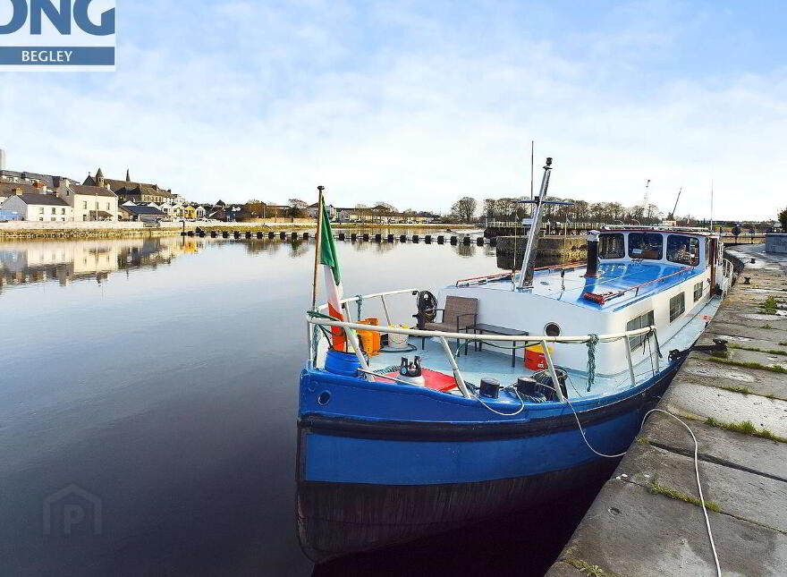 Apt, A St. Peters Port, Athlone, N37RT22