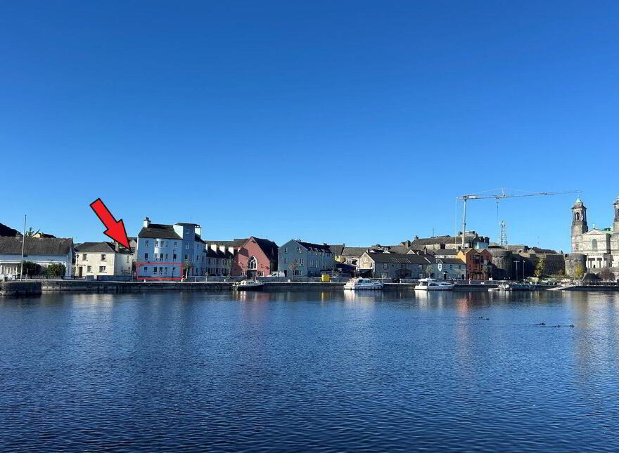 Apt, A St. Peters Port, Athlone, N37RT22