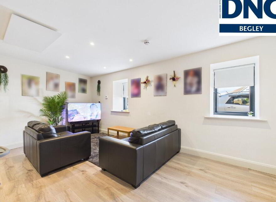 4 Apartments, Church Inn, Moate, N37HY04