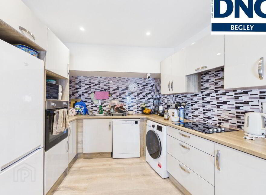 4 Apartments, Church Inn, Moate, N37HY04