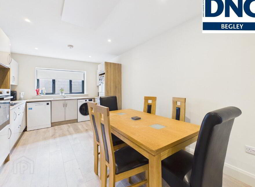 4 Apartments, Church Inn, Moate, N37HY04