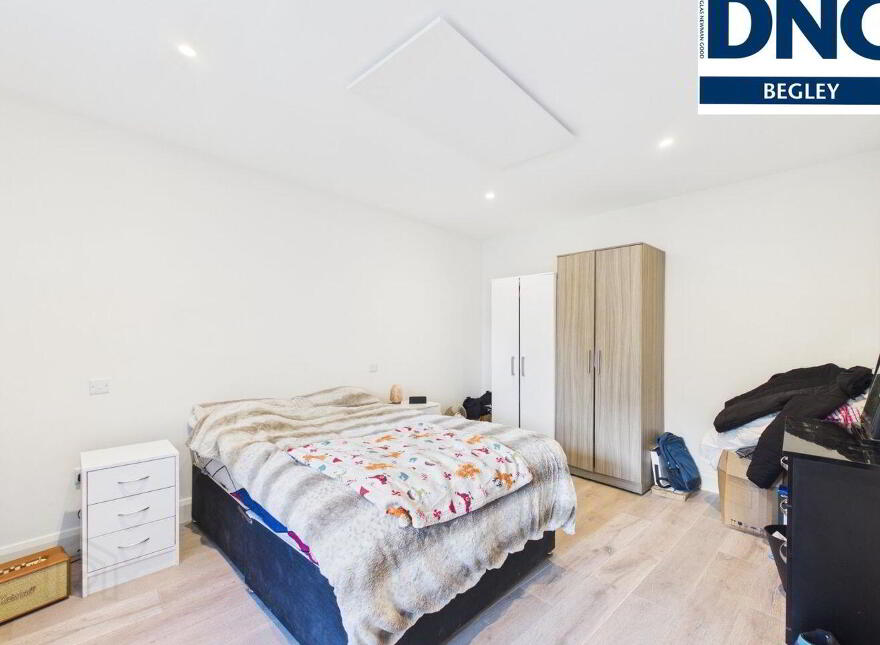 4 Apartments, Church Inn, Moate, N37HY04