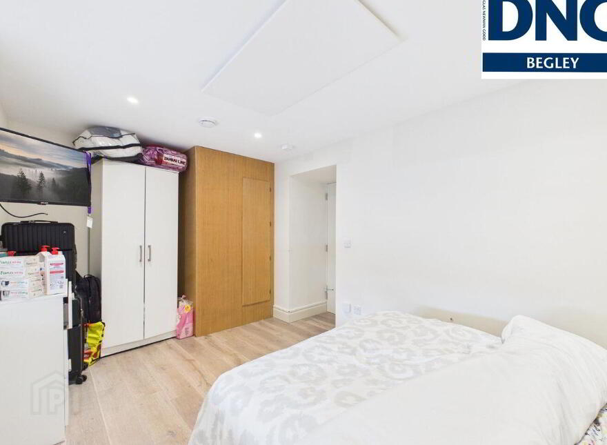 4 Apartments, Church Inn, Moate, N37HY04