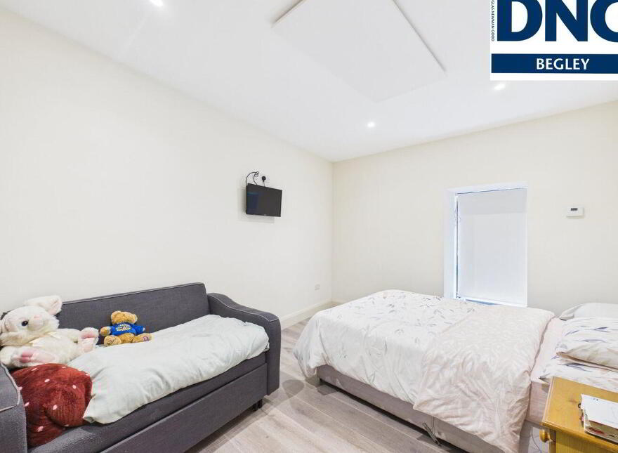 4 Apartments, Church Inn, Moate, N37HY04