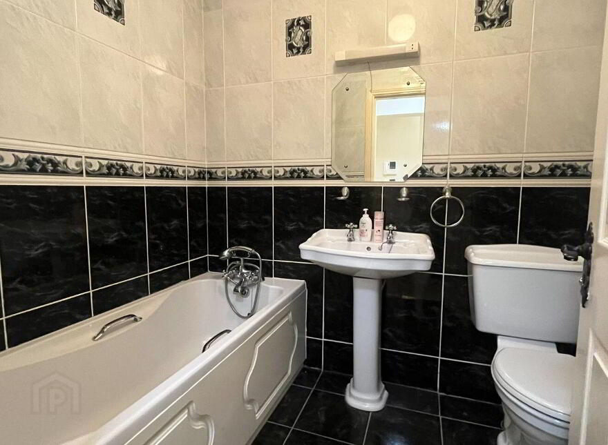 Apartment 7 Ardara Court, Ennis Road, V94D282