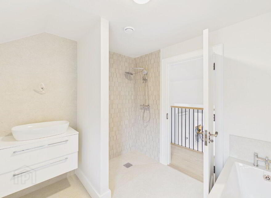 4 An Pairc Mor, Castlegar, Castlegar, H91858K