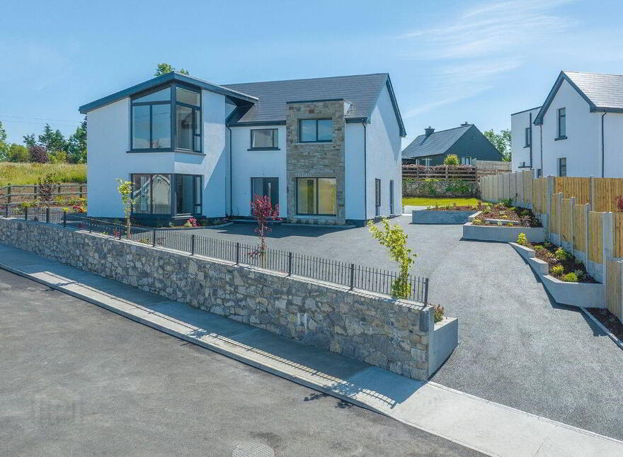 3 An Pairc Mor, Castlegar, Castlegar, H91858K
