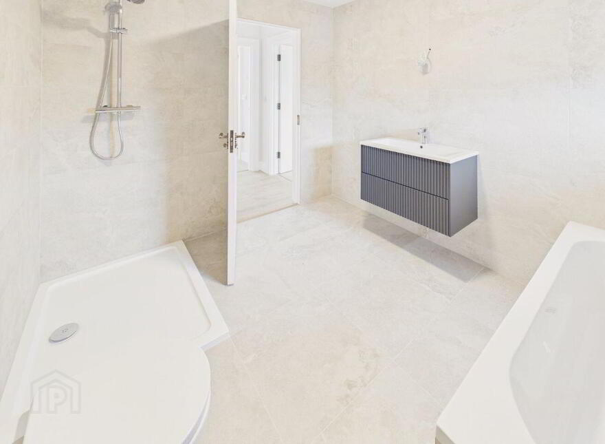 3 An Pairc Mor, Castlegar, Castlegar, H91858K