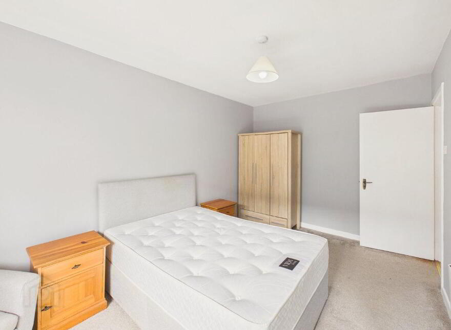 8a Coachmans, 40 Dominick Street Lower