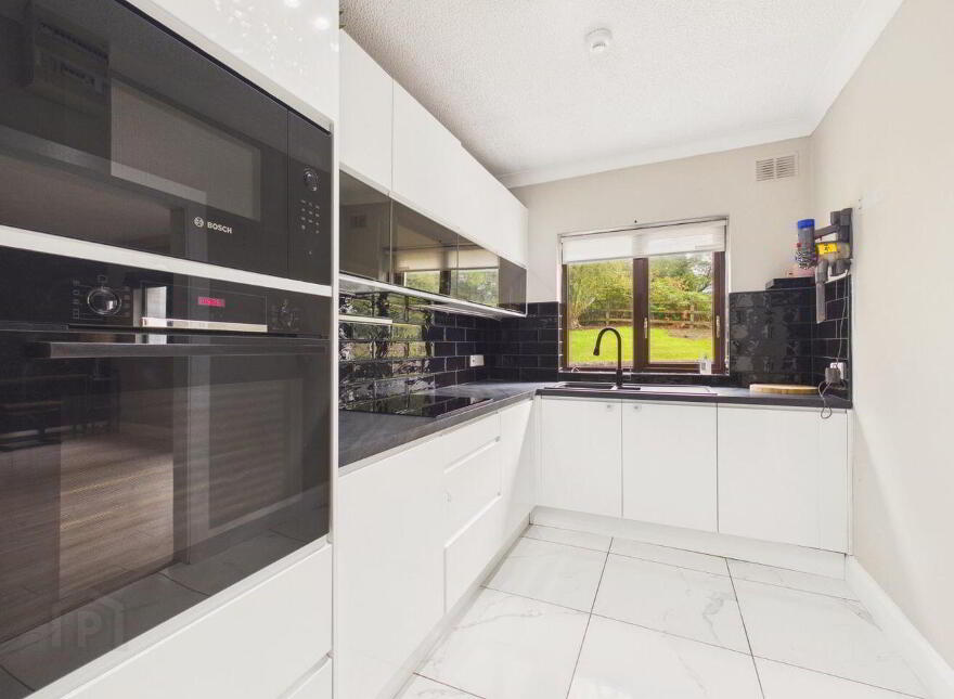 41 Rockbarton Court, Salthill, H91F348