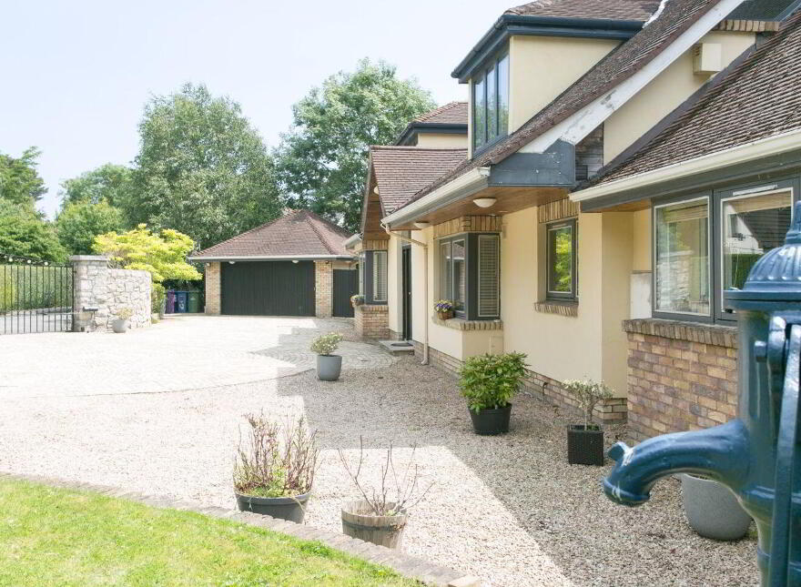 Woodend, The Birches, Torquay Road, Foxrock, Foxrock, D18R2R6