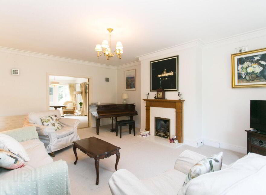 8 Kelston Park, Foxrock, Foxrock, D18YT93