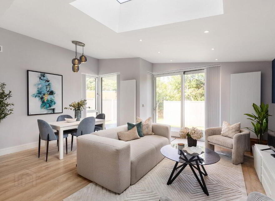 180 Meadow Grove, Dundrum, Dundrum, D16V966