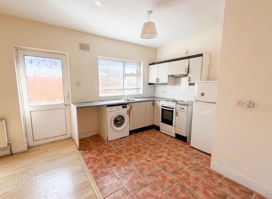 Teach Sean Thomáis, Langton Road, Newbridge, W12WP26