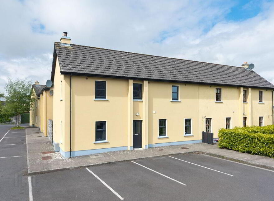 6 Elm Gardens, Balla, F23YC64 photo