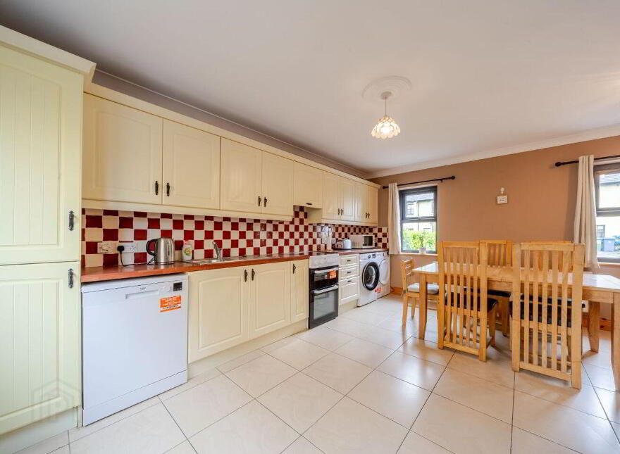 6 Elm Gardens, Balla, F23YC64