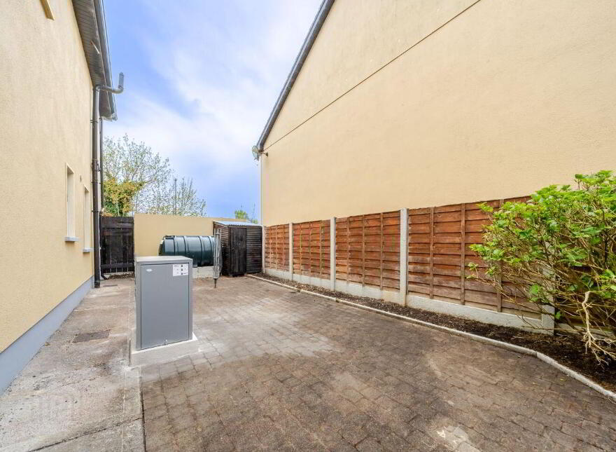 6 Elm Gardens, Balla, F23YC64
