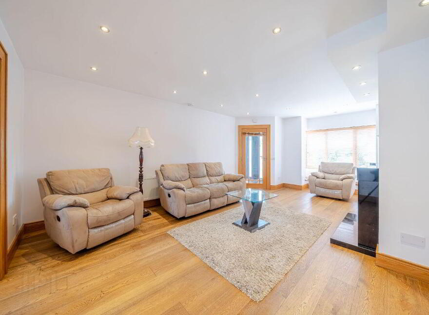Carrabeag, Newport Road, Castlebar, F23HK35