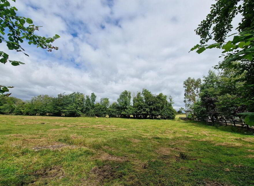 0.5 Acre Site, Moyriesk, Quin