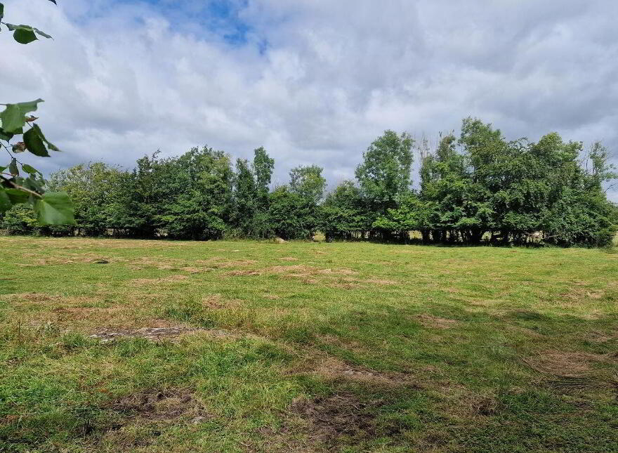 0.5 Acre Site, Moyriesk, Quin