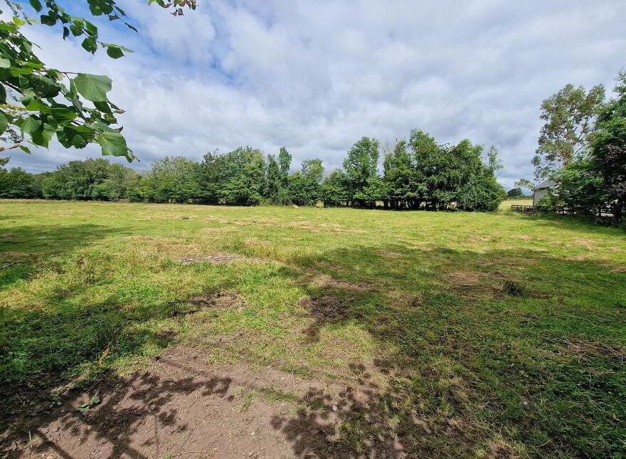 0.5 Acre Site, Moyriesk, Quin