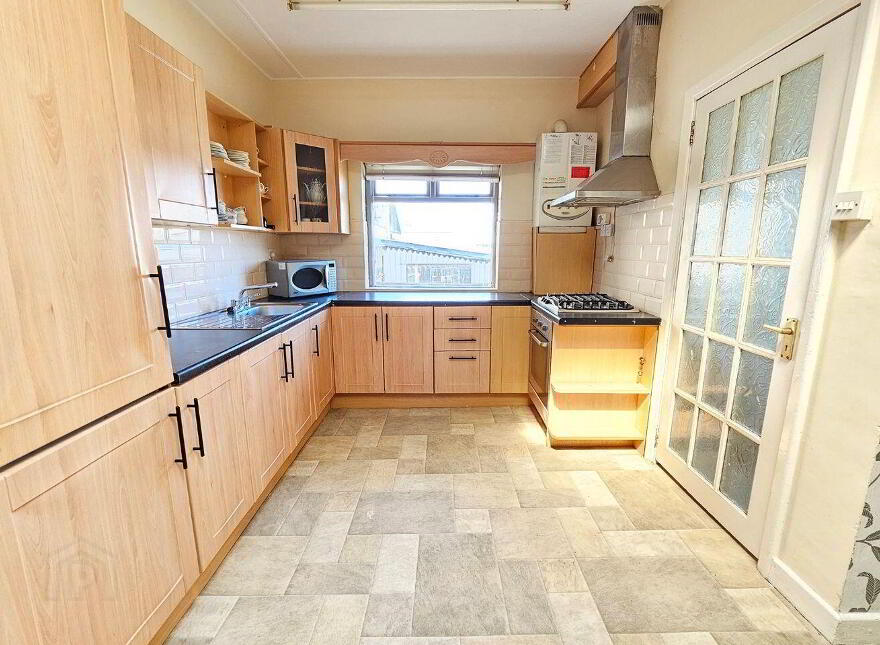 Main Street, Lahinch, V95K6AC