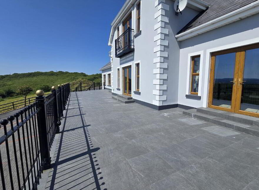 Lakil House, Kilaspuglinane, Lahinch, V95H928