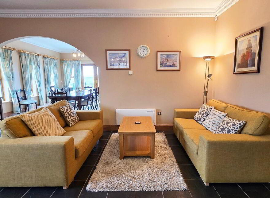 Lakil House, Kilaspuglinane, Lahinch, V95H928