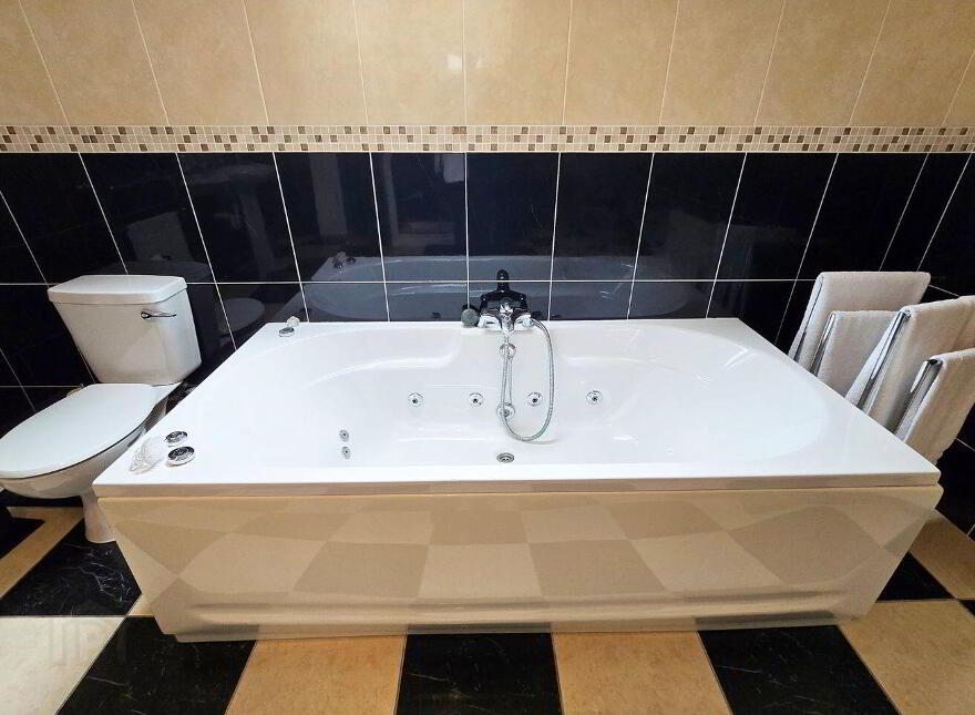 Lakil House, Kilaspuglinane, Lahinch, V95H928