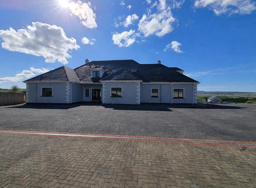 Lakil House, Kilaspuglinane, Lahinch, V95H928