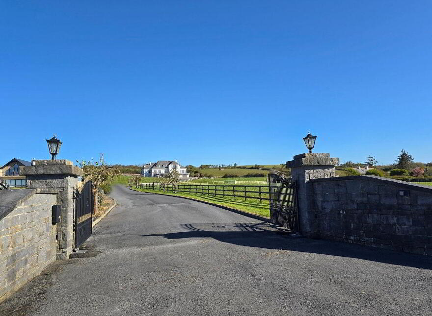 Lakil House, Kilaspuglinane, Lahinch, V95H928