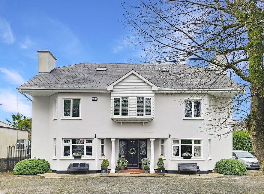 Glenomra House, Limerick Road, Ennis, V95X853