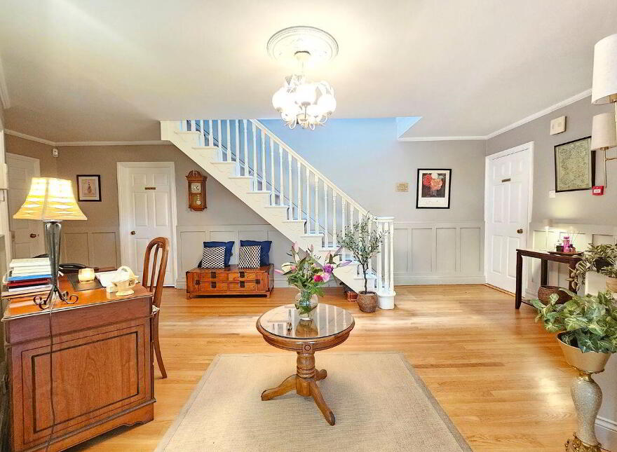 Glenomra House, Limerick Road, Ennis, V95X853