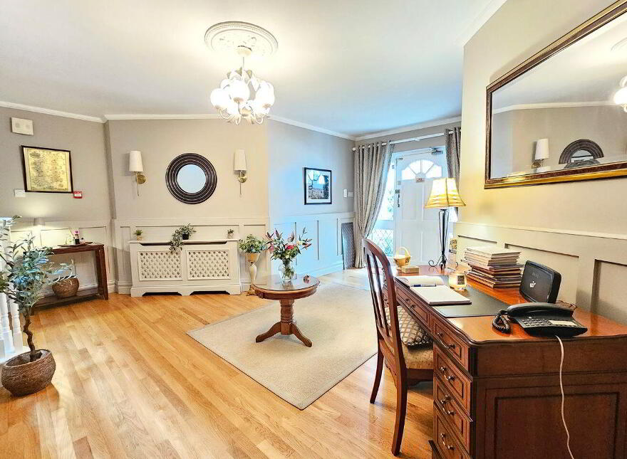 Glenomra House, Limerick Road, Ennis, V95X853