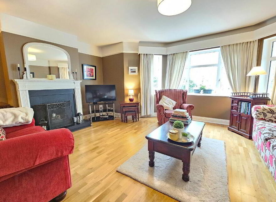 Glenomra House, Limerick Road, Ennis, V95X853